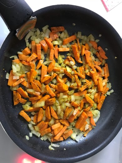 Тушеная рыбка хек. - Шаг 3