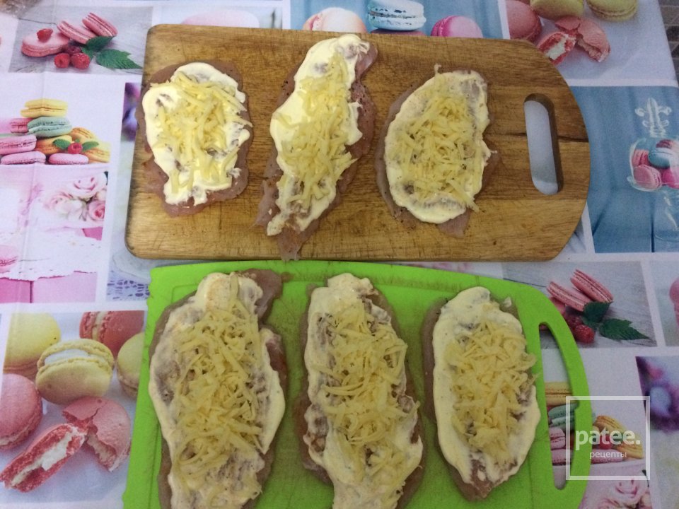 Куриные рулетики с сыром и шпинатом в духовке - Шаг 4