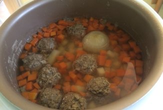 Гречневый суп с фрикадельками