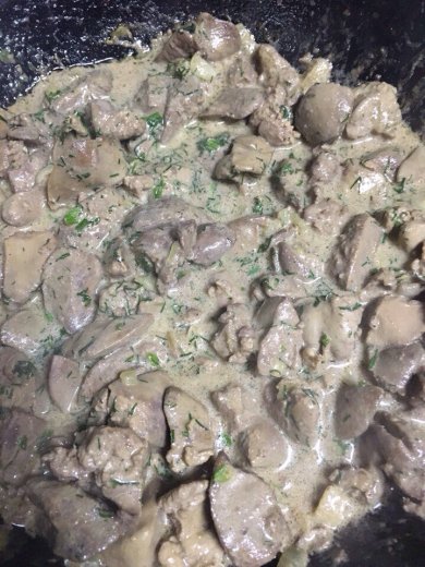 Куриная печень в сметане - Шаг 11