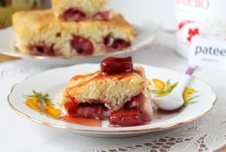 Пирог с замороженной клубникой