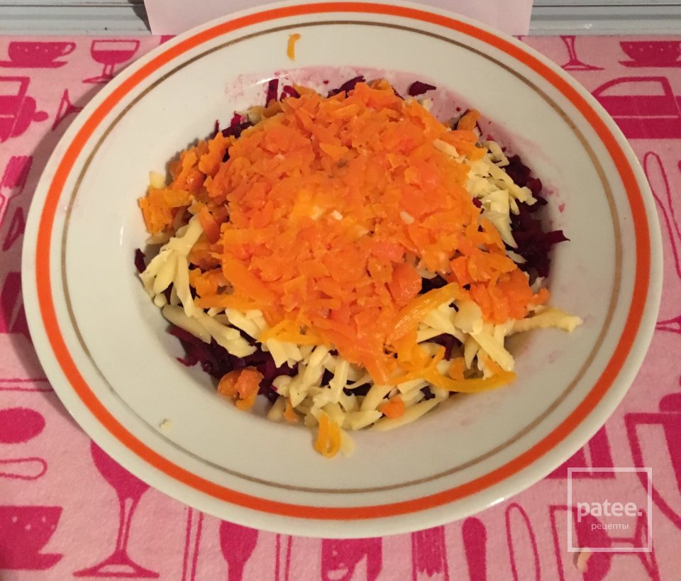 Салат из свеклы с сыром и курагой - Шаг 3