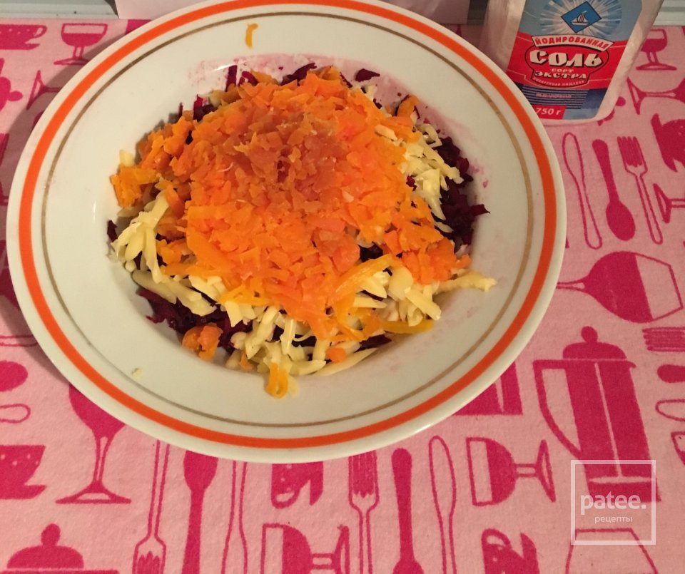 Салат из свеклы с сыром и курагой - Шаг 6