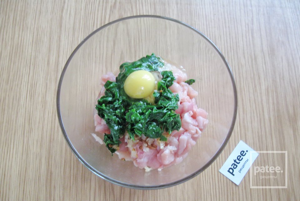 Рубленый шницель из курицы со шпинатом - Шаг 9