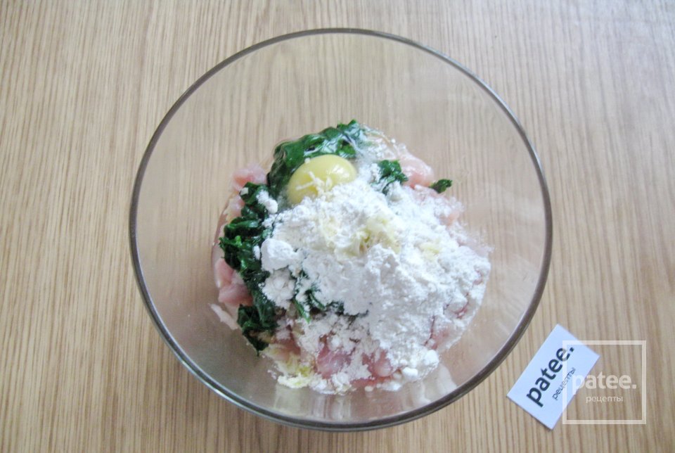 Рубленый шницель из курицы со шпинатом - Шаг 11