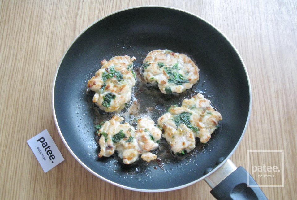 Рубленый шницель из курицы со шпинатом - Шаг 14