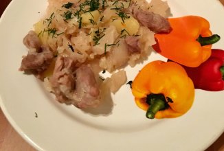 Свинина с капустой и картофелем