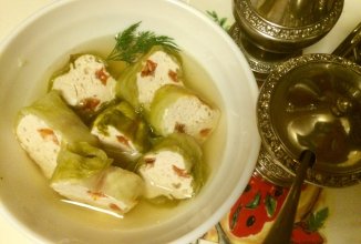 Бульон с куриными кнелями.