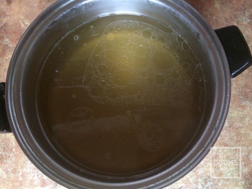 Бульон с куриными кнелями. - Шаг 1