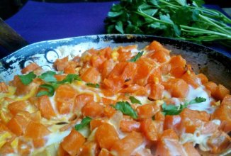 Запечённая тыква с яйцом