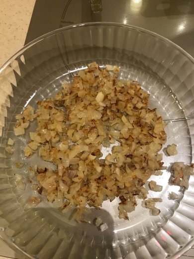 Жюльен из лесных грибов с курицей - Шаг 1