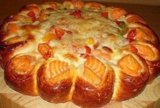 Красивый рыбный пирог