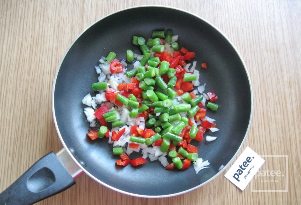 Запеканка с овощами и сосисками в мультиварке - Шаг 5