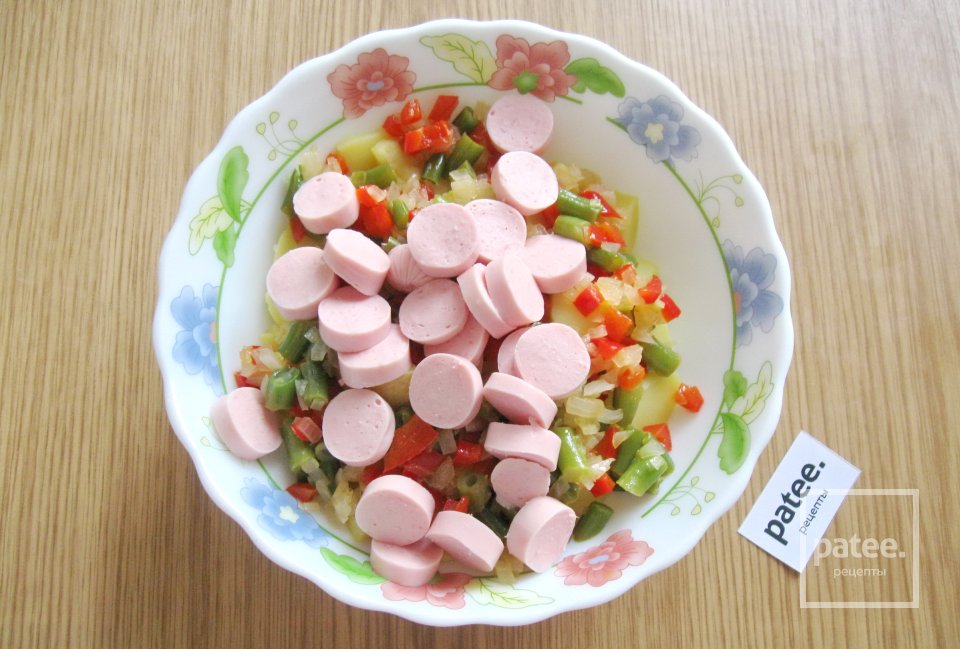 Запеканка с овощами и сосисками в мультиварке - Шаг 8