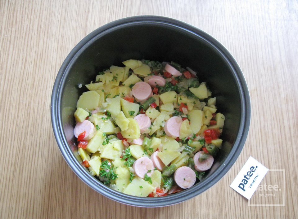 Запеканка с овощами и сосисками в мультиварке - Шаг 13