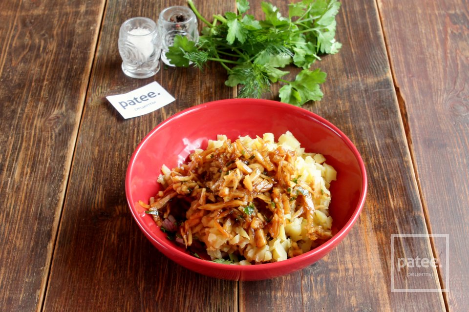 Новогодний салат Собачка - Шаг 4