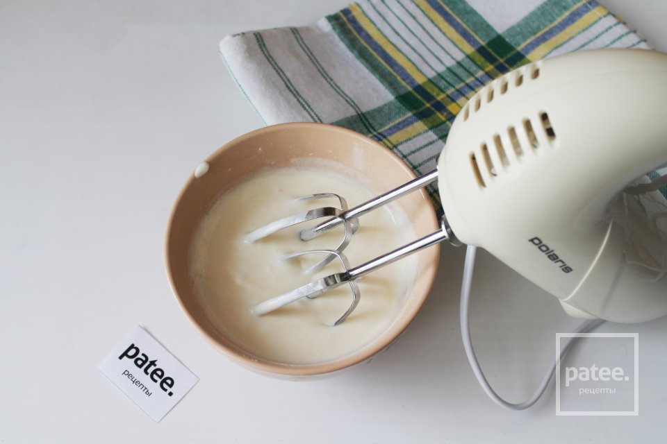 Песочный пирог с клубникой и сметанным кремом - Шаг 12