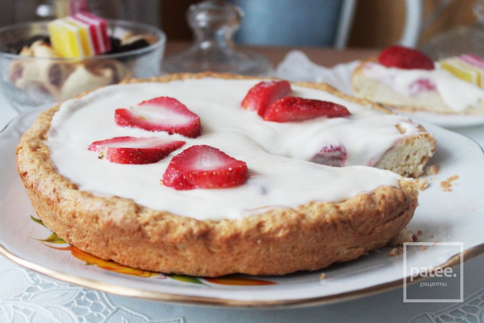Песочный пирог с клубникой и сметанным кремом - Шаг 19