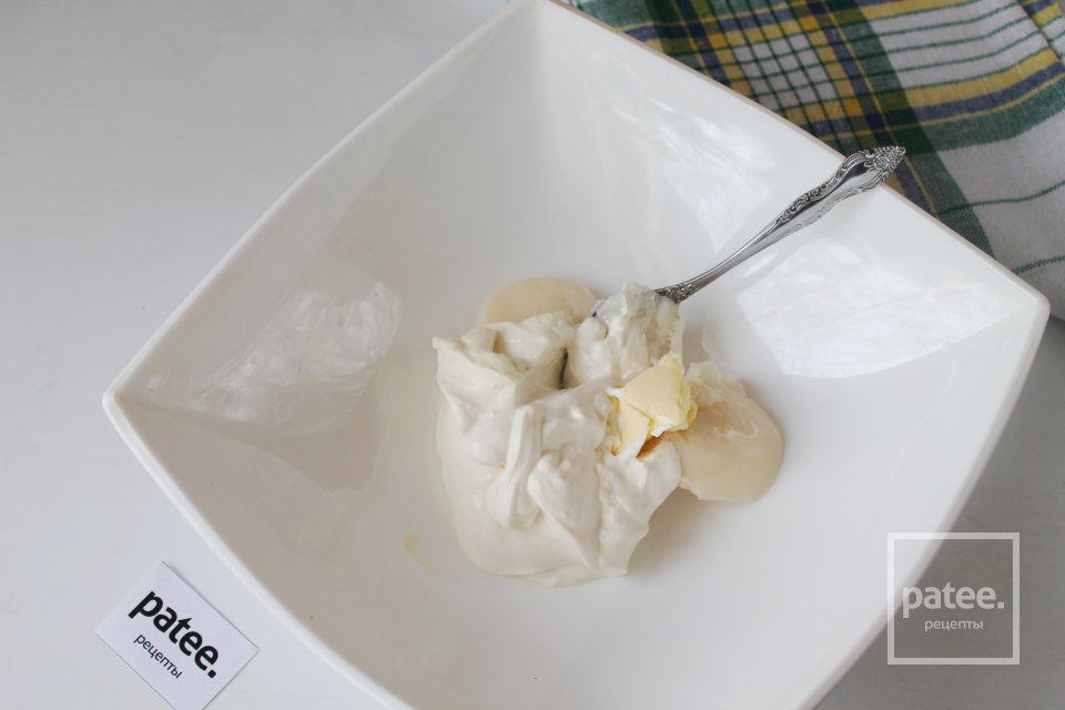 Песочный пирог с клубникой и сметанным кремом - Шаг 3