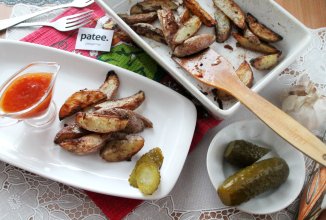 Картофель в мундире с чесноком в духовке