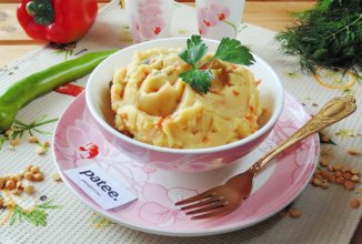 Гороховое пюре с луком и грибами