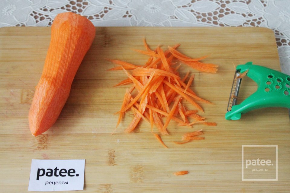 Салат с сыром, огурцом и грибами - Шаг 4