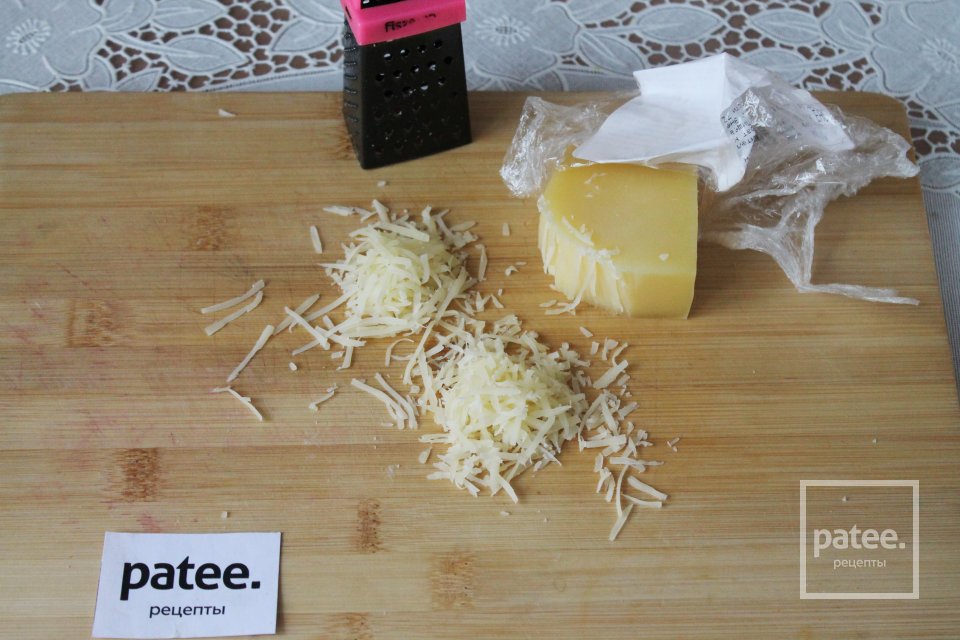 Салат с сыром, огурцом и грибами - Шаг 5