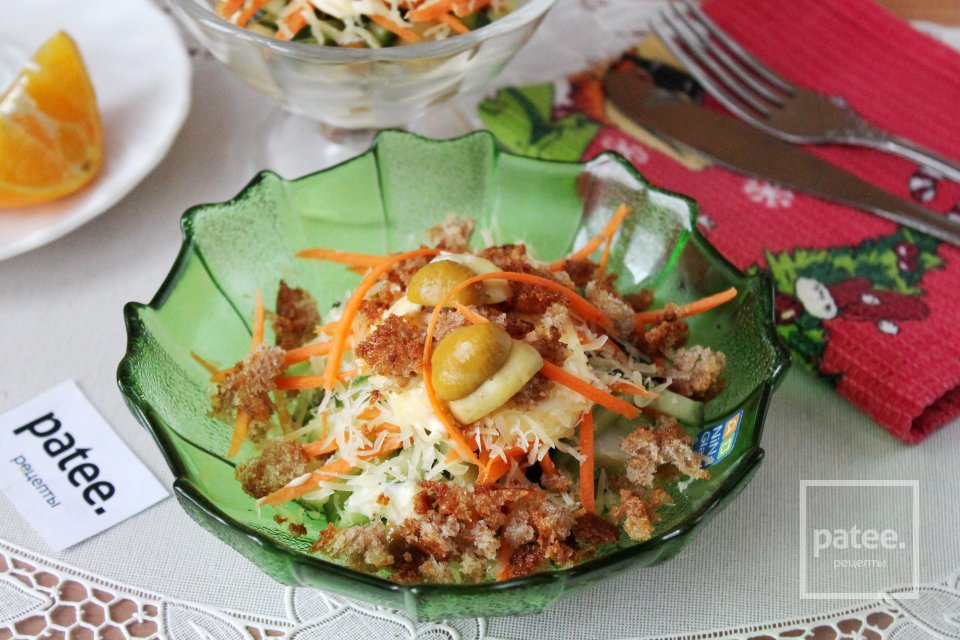 Салат с сыром, огурцом и грибами - Шаг 16