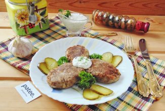 Биточки из куриной печени с картофелем