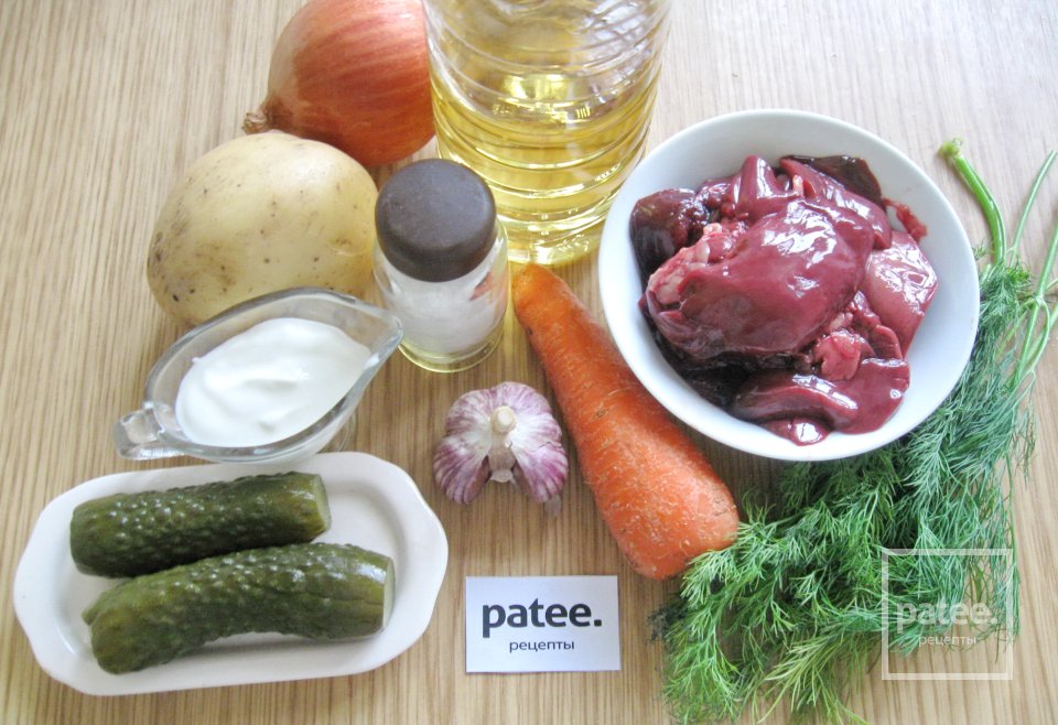 Биточки из куриной печени с картофелем - Шаг 1