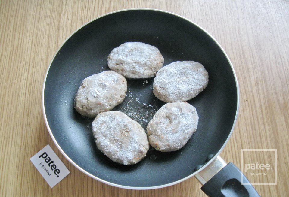 Биточки из куриной печени с картофелем - Шаг 11