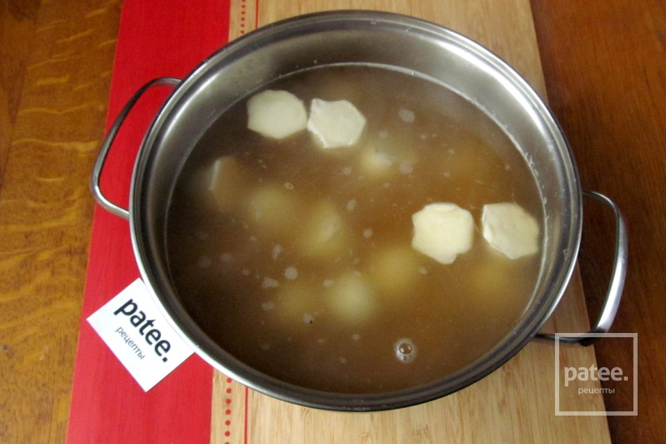 Пельмени под сыром в духовке - Шаг 13