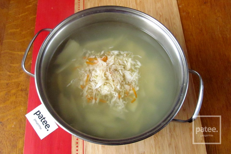 Щи с квашеной капустой и фрикадельками - Шаг 12