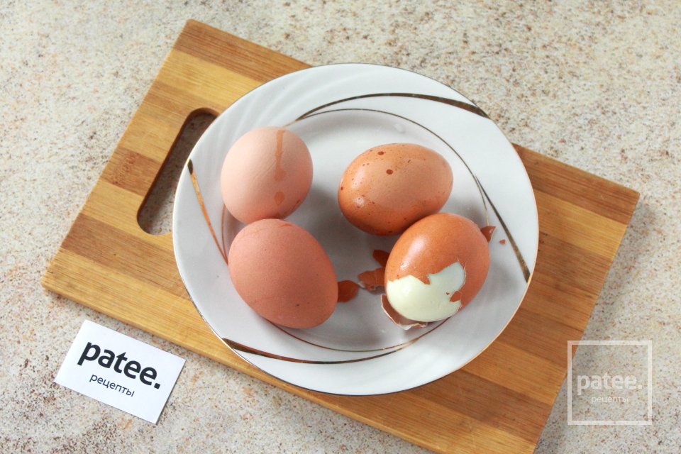 Салат с тунцом и маринованными огурцами - Шаг 2