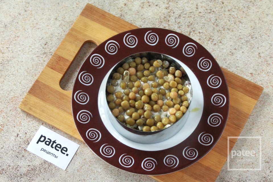 Салат с тунцом и маринованными огурцами - Шаг 9