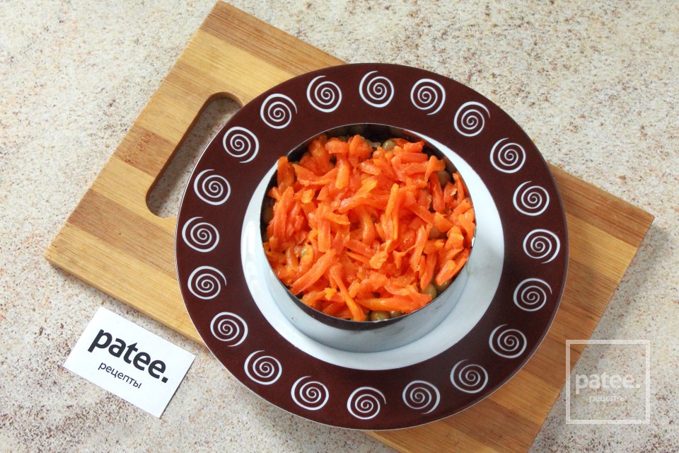 Салат с тунцом и маринованными огурцами - Шаг 10