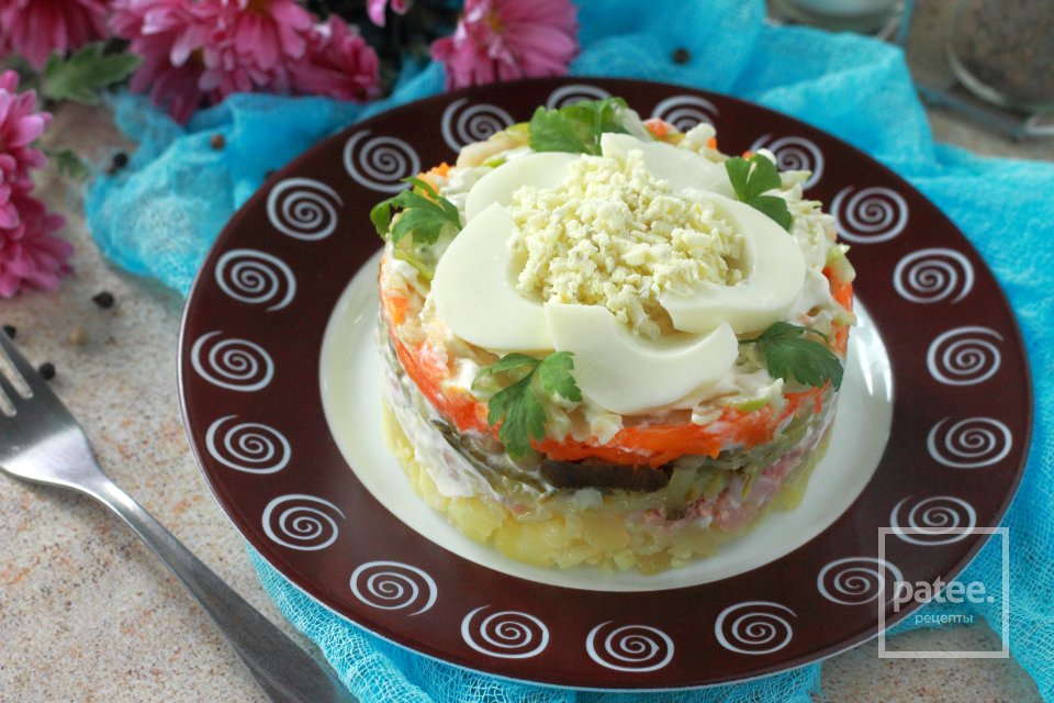 Салат с тунцом и маринованными огурцами - Шаг 15