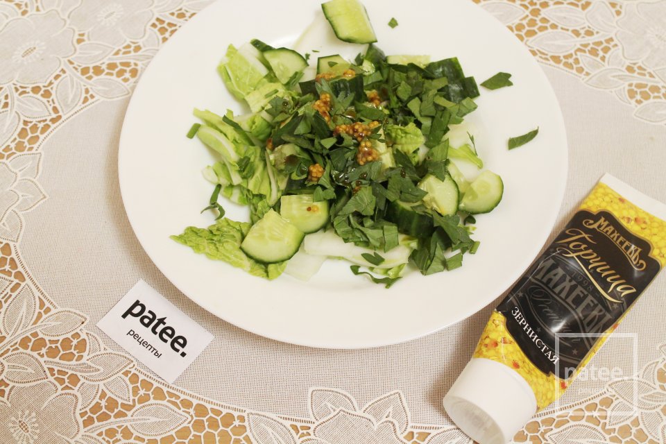 Зеленый салат с охотничьими колбасками - Шаг 9