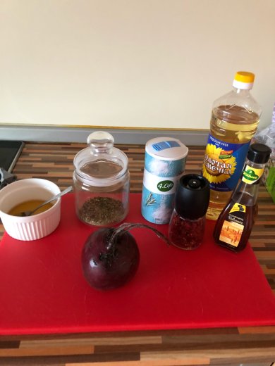 Свекла запеченная в медовой глазури - Шаг 1