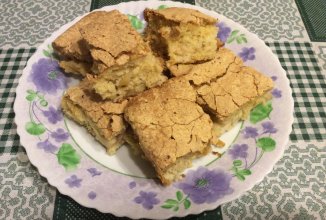 Шарлотка с яблоками