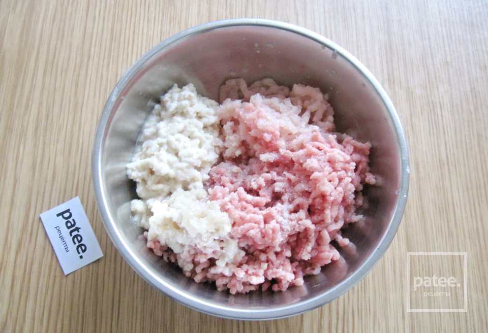 Тефтели с яблоками в сметанном соусе - Шаг 4