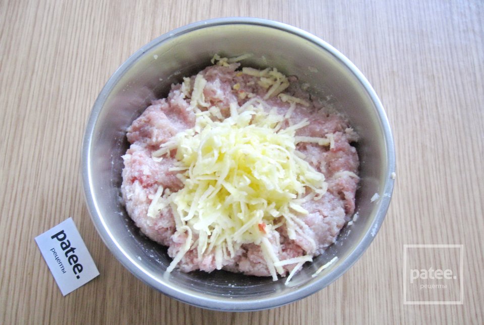 Тефтели с яблоками в сметанном соусе - Шаг 5