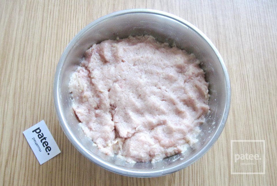 Тефтели с яблоками в сметанном соусе - Шаг 6