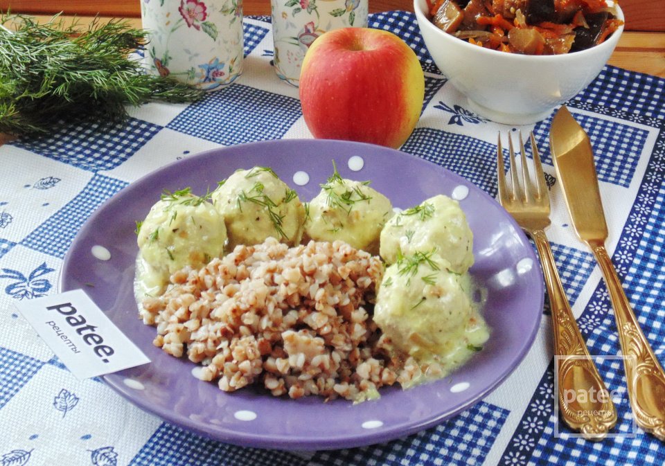 Тефтели с яблоками в сметанном соусе - Шаг 15