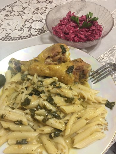 Куриные бёдра тушёные в кефире с чесноком и зеленью - Шаг 4