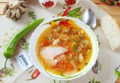 Щи с копченой куриной грудкой