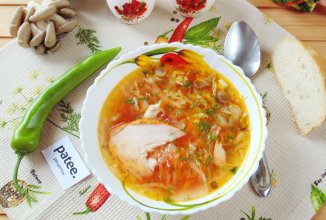 Щи с копченой куриной грудкой