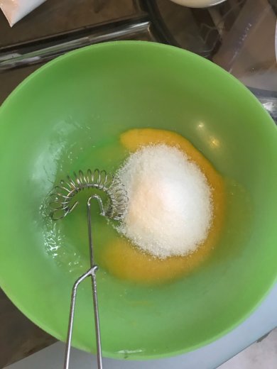 Торт с шифоновым бисквитом и с вкуснейшим йогуртовым кремом ❤️ - Шаг 2