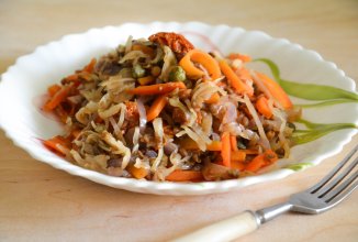 Солянка с чечевицей и каперсами