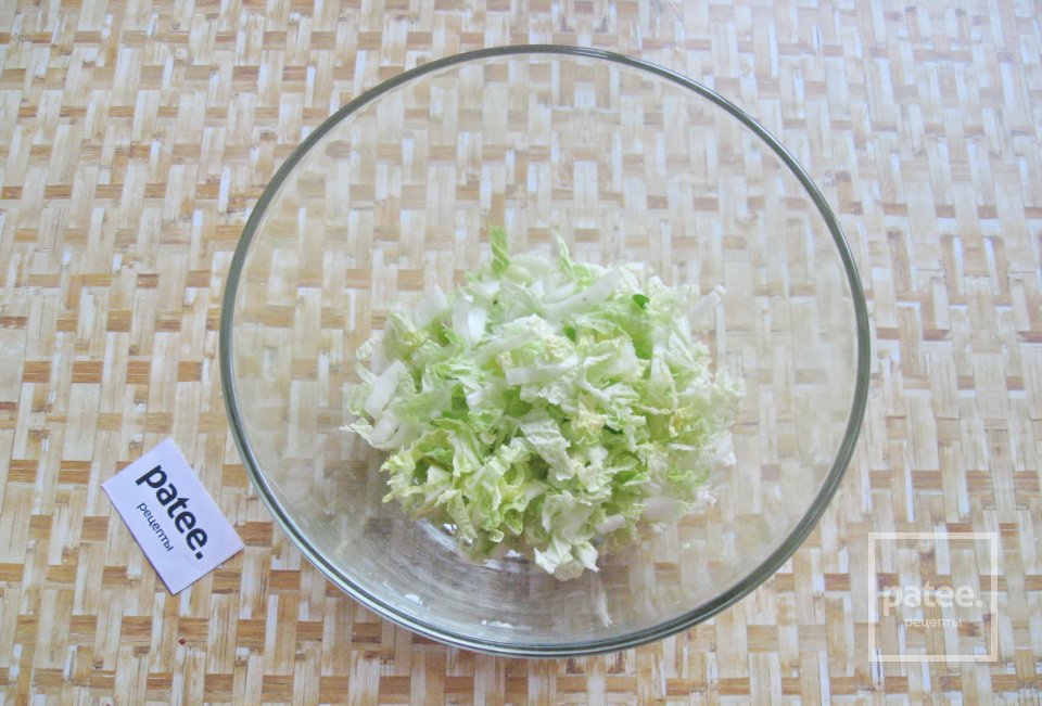 Салат с пекинской капустой и огурцами - Шаг 2